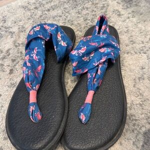 Sanuk flamingo sandals